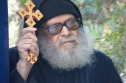 نقلا عن فيتو....بالفيديو.. الأقباط يلقون نظرة وداع "شيخ المطارنة"