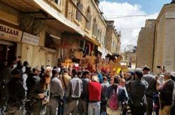 بالصور .. الآلاف من المسيحيون في مسيرة "الجمعة العظيمة" بشوراع القدس القديمة 1 بالصور .. الآلاف من المسيحيون في مسيرة الجمعة العظيمة بشوراع القدس القديمة