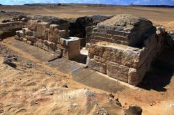 علماء الآثار : مقبرة فرعونية جديدة تثير تكهنات ومزاعم بقرب نهاية العالم