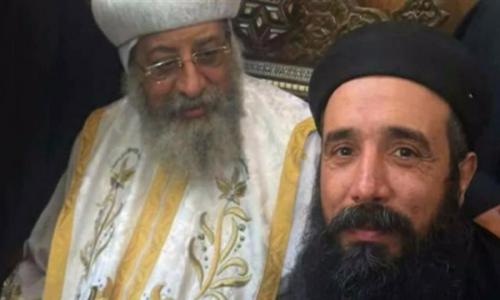 البابا تواضروس: يؤلمنا انتقال القمص سمعان.. ويعزينا انضمامه لموكب الشهداء البابا تواضروس: يؤلمنا انتقال القمص سمعان.. ويعزينا انضمامه لموكب الشهداء