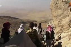 بالصور .. داعش تحاصر النازحون بجبل سنجار .. طائفة عراقية ستباد إما جوعاً أو نحرا