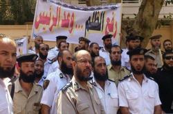 الأمن الوطني يجمع معلومات عن علاقة الضباط الملتحين بـ"داعش"