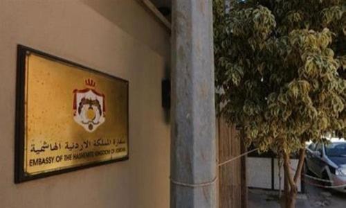 مصادر تكشف: لماذا امتنعت السفارة الأردنية عن حضور تحقيقات عصابة «الـ100 مليون»؟ مصادر تكشف: لماذا امتنعت السفارة الأردنية عن حضور تحقيقات عصابة «الـ100 مليون»؟