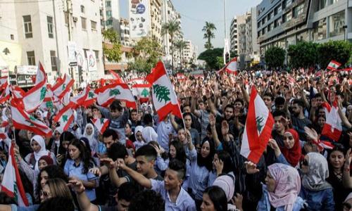 في سابقة خطيرة في تاريخ لبنان: وزير التربية يعتبر ليلة عيد الميلاد يوم دراسة عادي