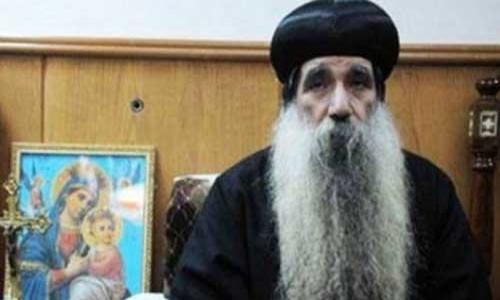 الأنبا "كيرلس" يعود إلى إيبارشيته بعد انتهاء أزمته الصحية