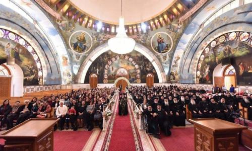البابا تواضروس الثانى يلتقي كهنة مصر الجديدة .. صور