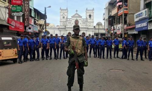 بعد التفجيرات.. سريلانكا تعلن حظر التجول وتحجب مواقع التواصل الاجتماعي