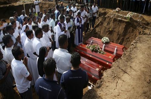 ارتفاع عدد ضحايا تفجيرات سريلانكا إلى 310 قتلى