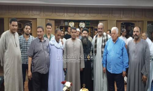 عاجل | التصالح بين اقباط ومسلمى "على باشا" بالمنيا واتفاق على إبعاد الفتاه عن القرية والافراج عن جميع المحتجزين - صور