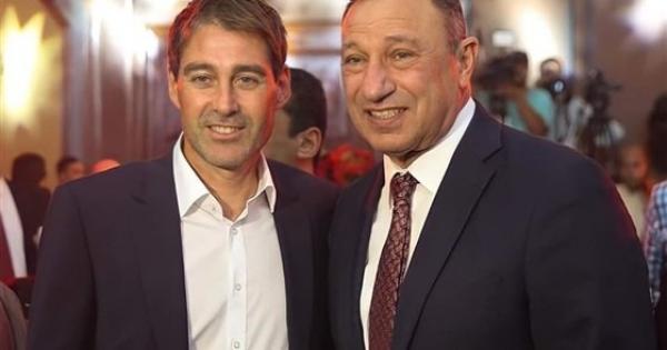 بعد الفوز على الوداد المغربي.. رينيه فايلر يظهر بصحبة الخطيب