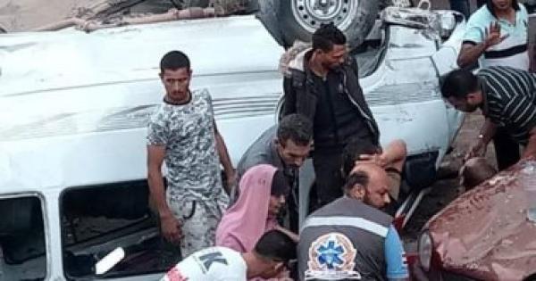 مصرع سيدة وإصابة 7 أشخاص فى حادث انقلاب ميكروباص من أعلى دائرى الخصوص .. صور