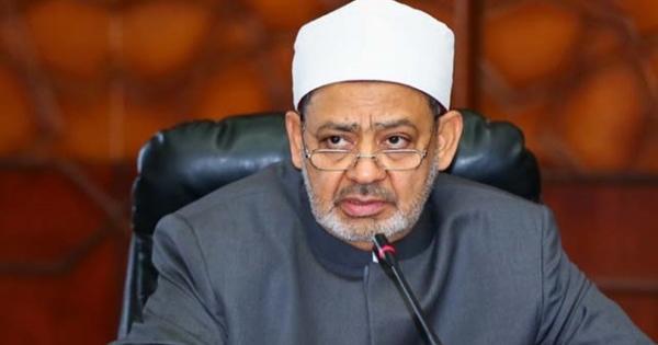 شيخ الأزهر يستنكر وصف الإسلام بالإرهاب: "جهل واستفزاز ودعوة للكراهية"