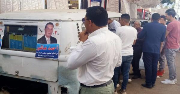 توزيع وجبات وزجاجات مياه على الناخبين بالطالبية والعمرانية للتاثير عليهم