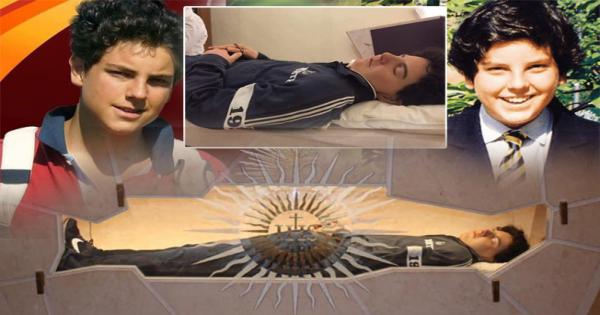 توفى قبل 14 عام.. الشاب كارلو أكوتيس قديساً جسده لم يُمس بأي سوء.. قبره سيظل مفتوحا حتى 17 أكتوبر - صور