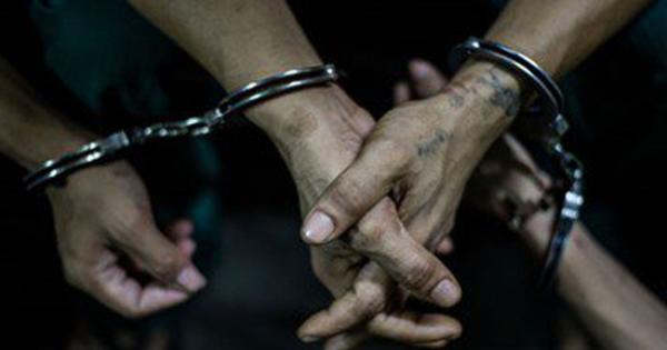 حبس عاطلين بتهمة إصابة طفلة بطلق نارى فى عينها فى فرح بشبرا الخيمة