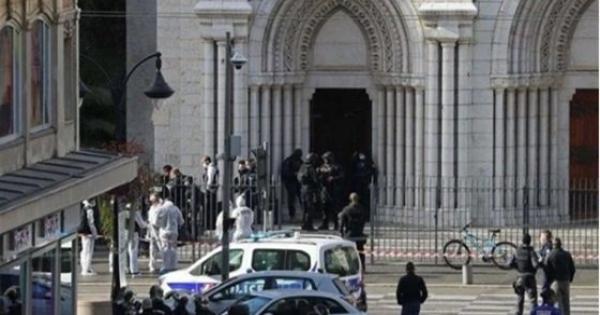 هجمات إرهابية وحوادث طعن.. تفاصيل يوم مرعب عاشته فرنسا..فيديو