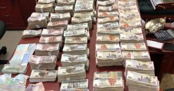 حبس ضابط بقسم مدينة نصر بتهمة سرقة 370 ألف من سيارة نقل أموال حبس ضابط بقسم مدينة نصر بتهمة سرقة 370 ألف من سيارة نقل أموال