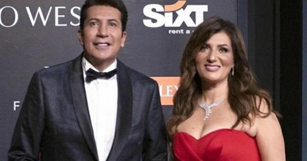 تحدى الكورونا فى الجونة... هانى رمزى يشعل السوشيال ميديا بصورة له مع زوجته