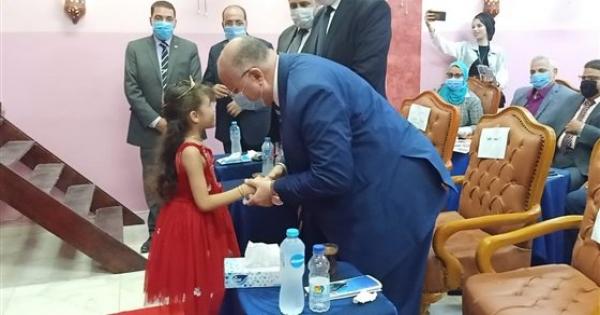 تاريخها 87 عاما وعمل بها البابا شنودة| محافظ القاهرة يتفقد مدرسة الشهيد وليد الصادق الثانوية .. صور تاريخها 87 عاما وعمل بها البابا شنودة| محافظ القاهرة يتفقد مدرسة الشهيد وليد الصادق الثانوية .. صور