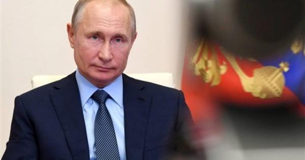تقارير تزعم: بوتين يغادر الكرملين العام المقبل لمعاناته من أزمة صحية تقارير تزعم: بوتين يغادر الكرملين العام المقبل لمعاناته من أزمة صحية