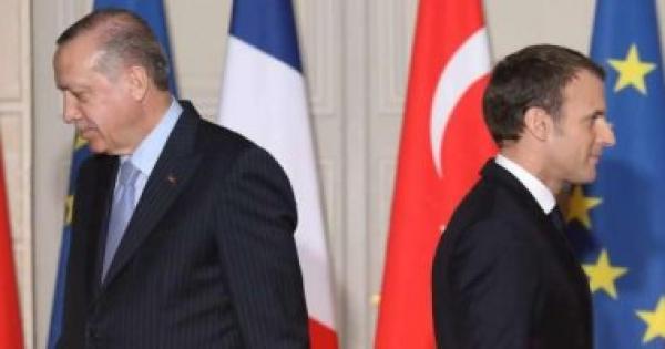 ماكرون يتهم تركيا والإخوان بتشويه تصريحاته بأزمة الرسوم للتحريض ضد فرنسا ماكرون يتهم تركيا والإخوان بتشويه تصريحاته بأزمة الرسوم للتحريض ضد فرنسا