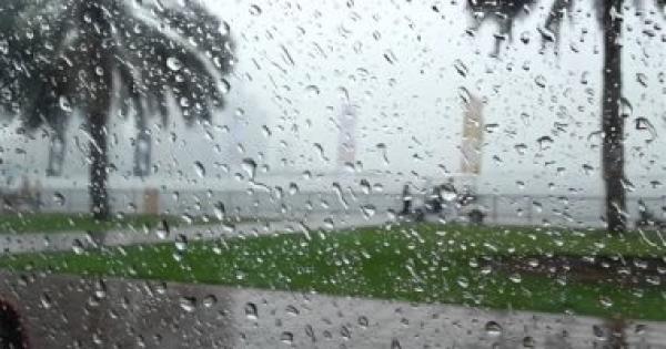 الأرصاد تحذر من أمطار غزيرة بالقاهرة وتنصح بالبعد عن أعمدة الإنارة.. فيديو