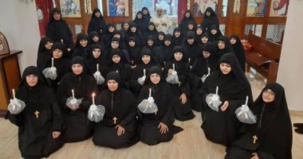 صور | رسامة 12 راهبة جديدة لدير العذراء والملاك ميخائيل بديروط