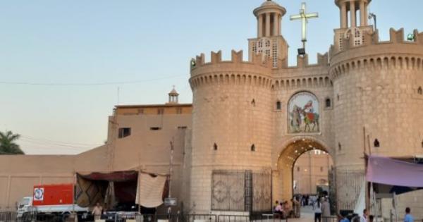 دير العذراء مريم المحرق يفتح أبوابه للزوار فى عيد الميلاد دير العذراء مريم المحرق يفتح أبوابه للزوار فى عيد الميلاد