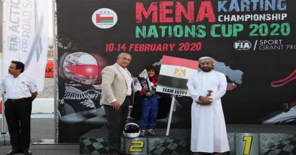 طفل مصري يفوز ببطولة سباق سيارات بدبي