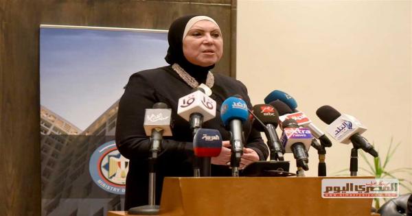 وزيرة الصناعة عن إحلال السيارات القديمة: القسط من 1500 جنيه والاستلام في 10 أيام وزيرة الصناعة عن إحلال السيارات القديمة: القسط من 1500 جنيه والاستلام في 10 أيام