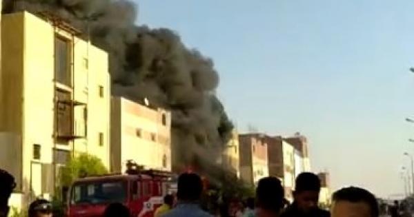 السيطرة على حريق الروبيكى بـ20 سيارة إطفاء.. وإصابة 12 عاملا بحروق واخنتاقات