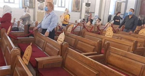 أسقف الزقازيق يقرر تعليق كافة الأنشطة بالإيباراشية بسبب كورونا أسقف الزقازيق يقرر تعليق كافة الأنشطة بالإيباراشية بسبب كورونا