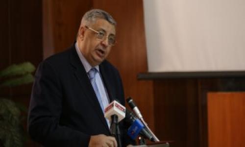 مستشار الرئيس لشئون الصحة : الـ10 أيام المقبلة هم الفيصل وفي منتهى الأهمية ..التزموا المنازل مستشار الرئيس لشئون الصحة : الـ10 أيام المقبلة هم الفيصل وفي منتهى الأهمية ..التزموا المنازل