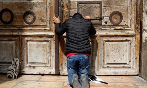إسرائيل تمدد اغلاق كنيسة القيامة والمسجد الاقصى والغاء مسيرة الشعانين