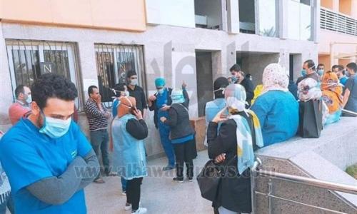 شاهد.. وقفة الفريق الطبي بمعهد الأورام للمطالبة بفحصهم ضد كورونا - فيديو