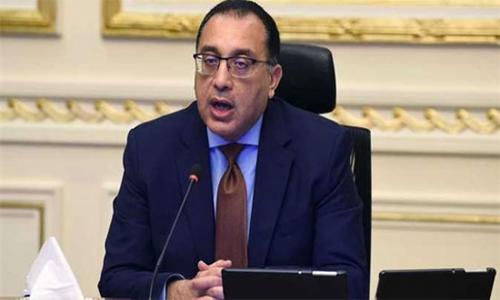 رئيس الوزراء يهنئ الأقباط بعيد القيامة ويحذر من التجمعات فى المناسبات الدينية