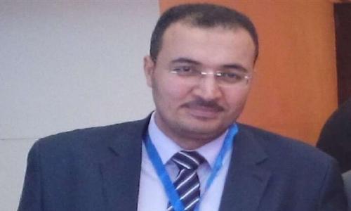 العملية استغرقت 200 دقيقة.. طبيب يخاطر بحياته لإنقاذ مصاب كورونا من العمى العملية استغرقت 200 دقيقة.. طبيب يخاطر بحياته لإنقاذ مصاب كورونا من العمى