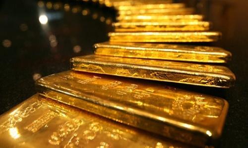 كنز الصحراء.. تفاصيل الكشف عن مليون أوقية ذهب فى جبل إيقات بصحراء مصر الشرقية - فيديو