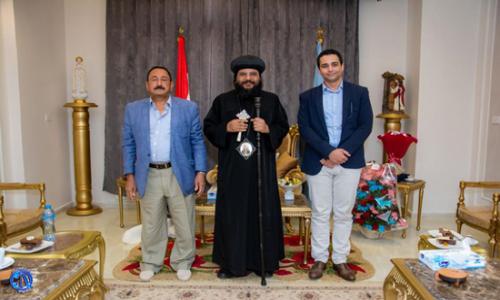 الكنيسة الكاثوليكية بالبحر الأحمر تهنئ الأنبا ايلاريون بعيد السيامة الاول .. صور