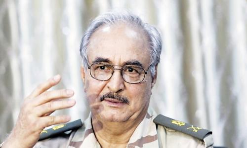 حفتر يطالب السيسي بإلزام تركيا بالتوقف عن نقل المرتزقة إلى ليبيا حفتر يطالب السيسي بإلزام تركيا بالتوقف عن نقل المرتزقة إلى ليبيا