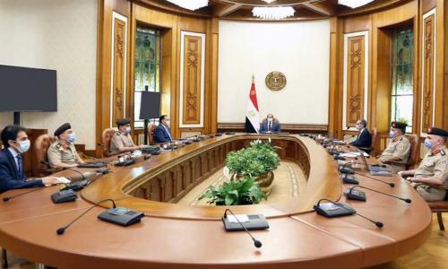 السيسي يطلع على خطط الجيش لتأمين العمق الغربي لمصر والحدود مع ليبيا السيسي يطلع على خطط الجيش لتأمين العمق الغربي لمصر والحدود مع ليبيا