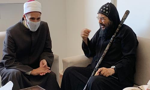 الأنبا ايلاريون يساهم بمبلغ لشراء صكوك الأضاحي : مسلمي ومسيحيي مصر إخوة الأنبا ايلاريون يساهم بمبلغ لشراء صكوك الأضاحي : مسلمي ومسيحيي مصر إخوة