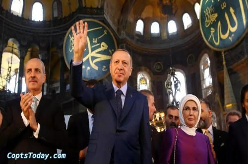أردوغان يحتفي برفع الأذان في كنيسة آيا صوفيا بعد تحويلها لمسجد