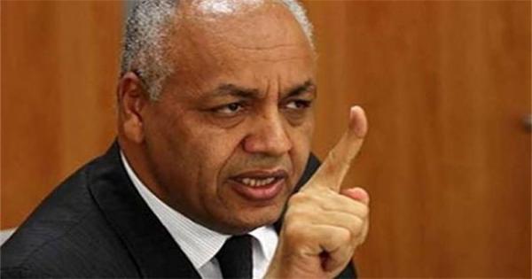 مصطفى بكري: الكويت أوقفت حركة الطيران التجاري مع مصر