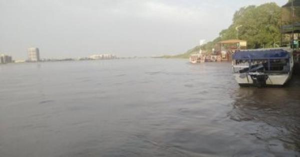 منسوب النيل يتجاوز المعدلات القياسية فى السودان.. والرى تحذر المواطنين منسوب النيل يتجاوز المعدلات القياسية فى السودان.. والرى تحذر المواطنين