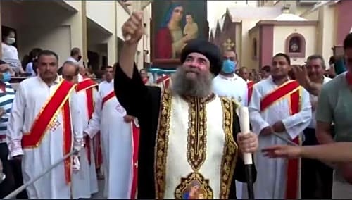 صور.. مئات الأقباط يشاركون في موكب العذراء بدير درنكة بمشاركة الأنبا يوأنس صور.. مئات الأقباط يشاركون في موكب العذراء بدير درنكة بمشاركة الأنبا يوأنس