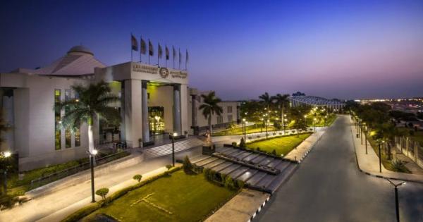 قطعة من أوروبا.. جامعة مصر للعلوم والتكنولوجيا جامعة مصرية تضاهى جامعات أوروبا بمصاريف أقل.. خالد الطوخى يضرب مثالا وطنيا نادرا رافعا شعار من الصعب أن تنشأ جامعة راقية دون أن يكون للمجتمع نصيب في هذا الرقي قطعة من أوروبا.. جامعة مصر للعلوم والتكنولوجيا جامعة مصرية تضاهى جامعات أوروبا بمصاريف أقل.. خالد الطوخى يضرب مثالا وطنيا نادرا رافعا شعار من الصعب أن تنشأ جامعة راقية دون أن يكون للمجتمع نصيب في هذا الرقي