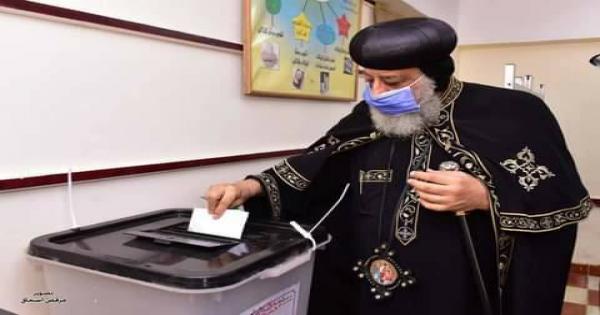 فيديو .. البابا تواضروس يدلى بصوته فى انتخابات مجلس الشيوخ 2020