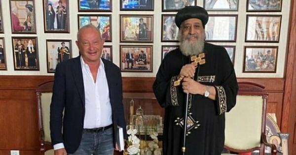 مصدر كنسي يوضح سبب زيارة ساويروس أمس للكاتدرائية مصدر كنسي يوضح سبب زيارة ساويروس أمس للكاتدرائية