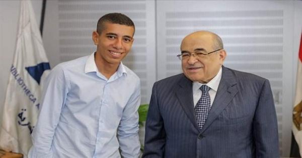 الفقي خلال استقباله لبائع الفريسكا ... أفضل ما أعجبني فيك اعتزازك بوالدك